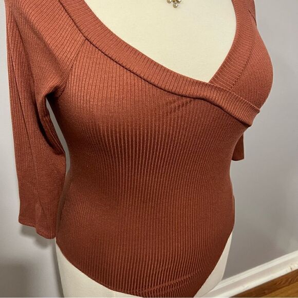 NWOT Nordstrom Astr The Label Rust Criss Cross Banded V-Neck Bodysuit - XL - Picture 5 of 11